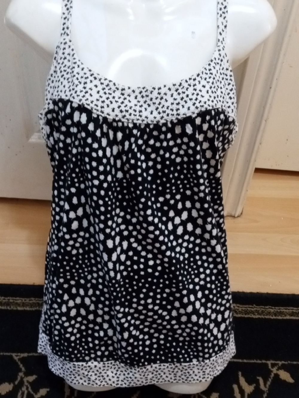 💲1⃣▶▶▶▶Black & White Printed Spaghetti Strap Tank Top Bust 40